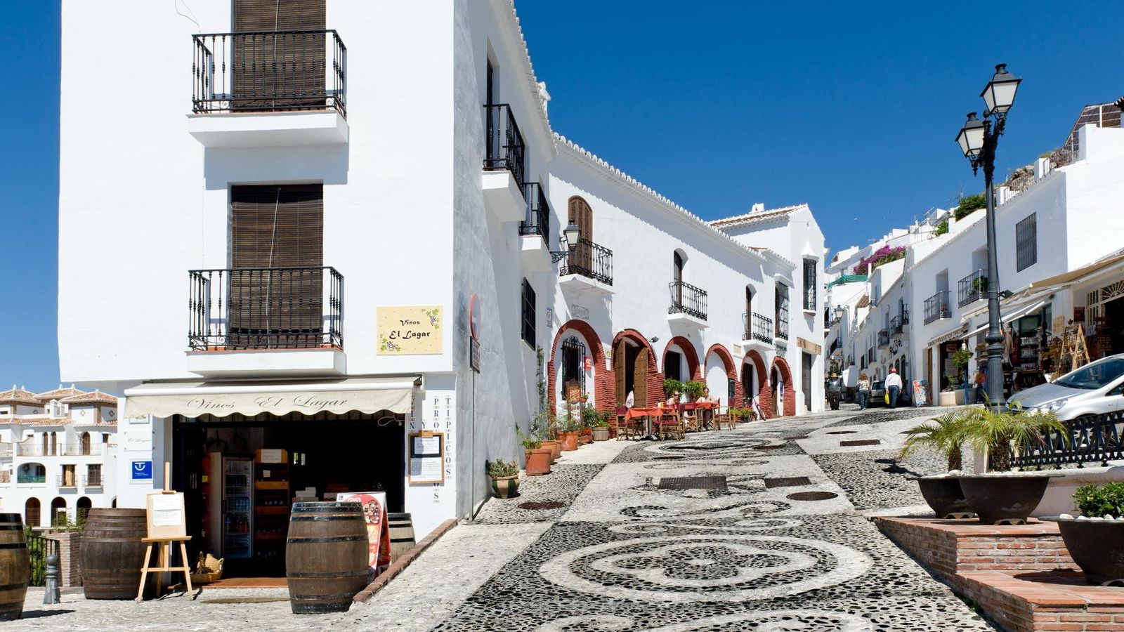 Los Reales Pósitos de Frigiliana arrropan en la actualidad viviendas y comercios. Los Reales Pósitos de Frigiliana arrropan en la actualidad viviendas y comercios.