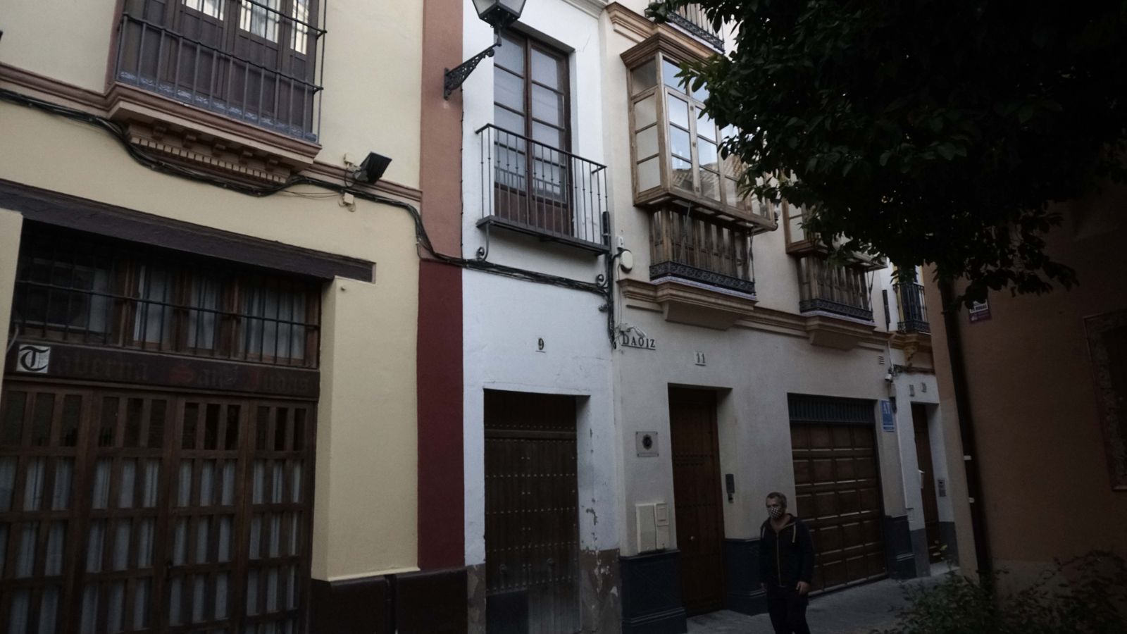 El inmueble tiene una entrada trasera por la calle Daoiz.