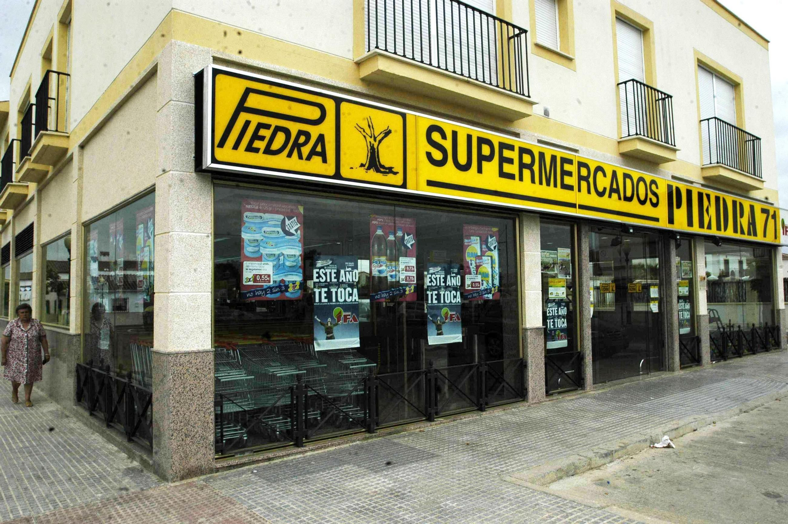 Supermercado Piedra en el año 2005.