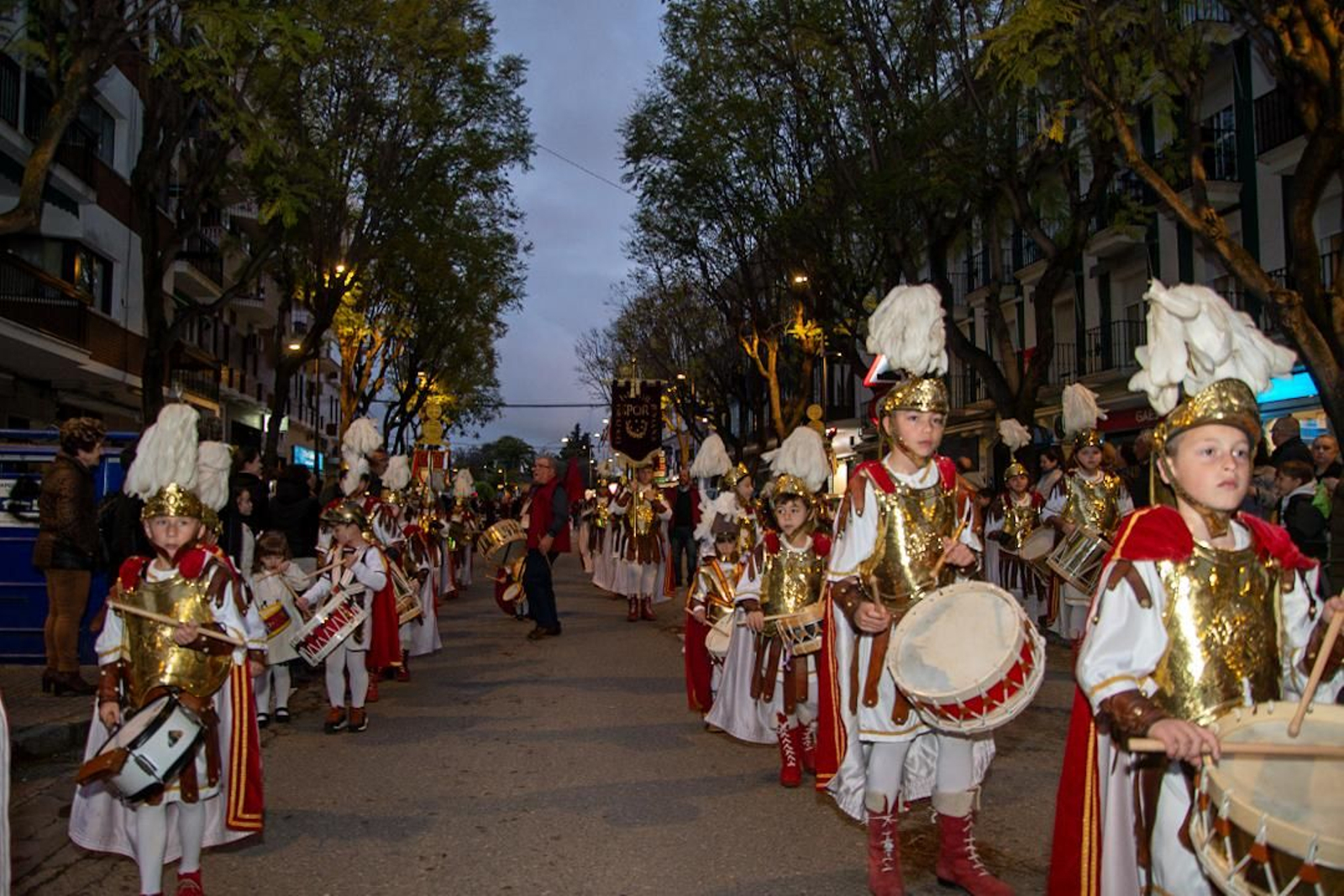 La tamborada de la Centuria Romana Munda en Montilla, en imágenes