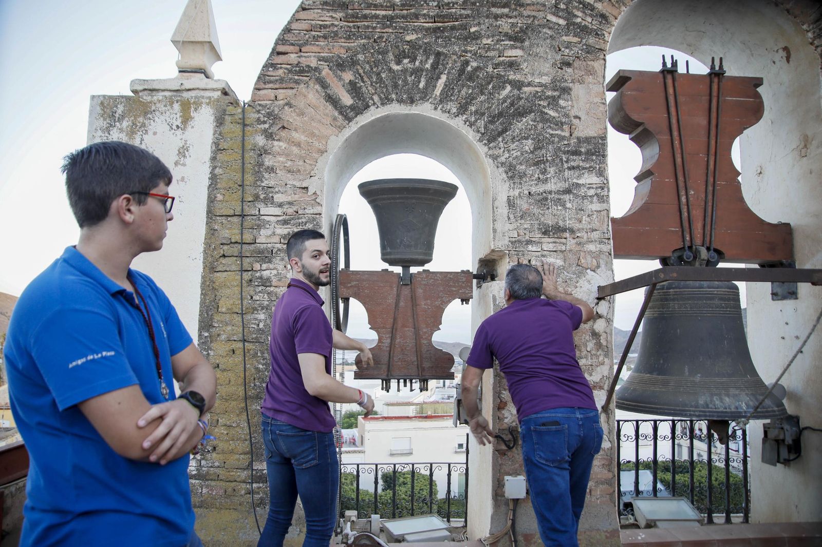 Las imágenes de la misa vespertina y procesión del Cristo de la Luz de Dalías