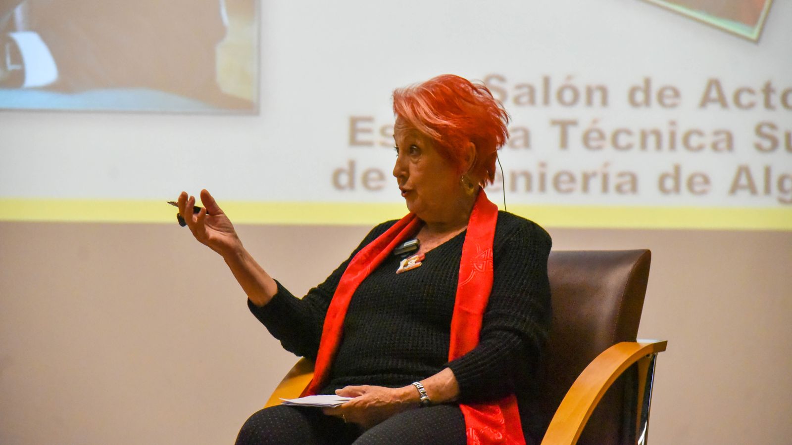 Fotos de la conferencia de Rosa María Calaf con Juan Jose Téllez