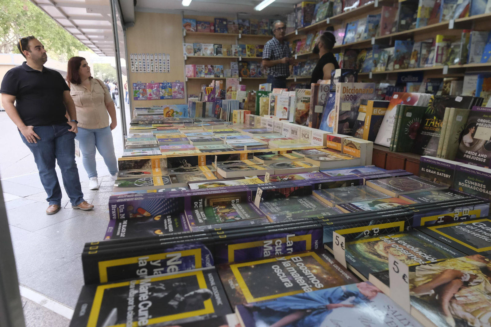 La Feria del Libro Antiguo y de Ocasión de Córdoba, en imágenes