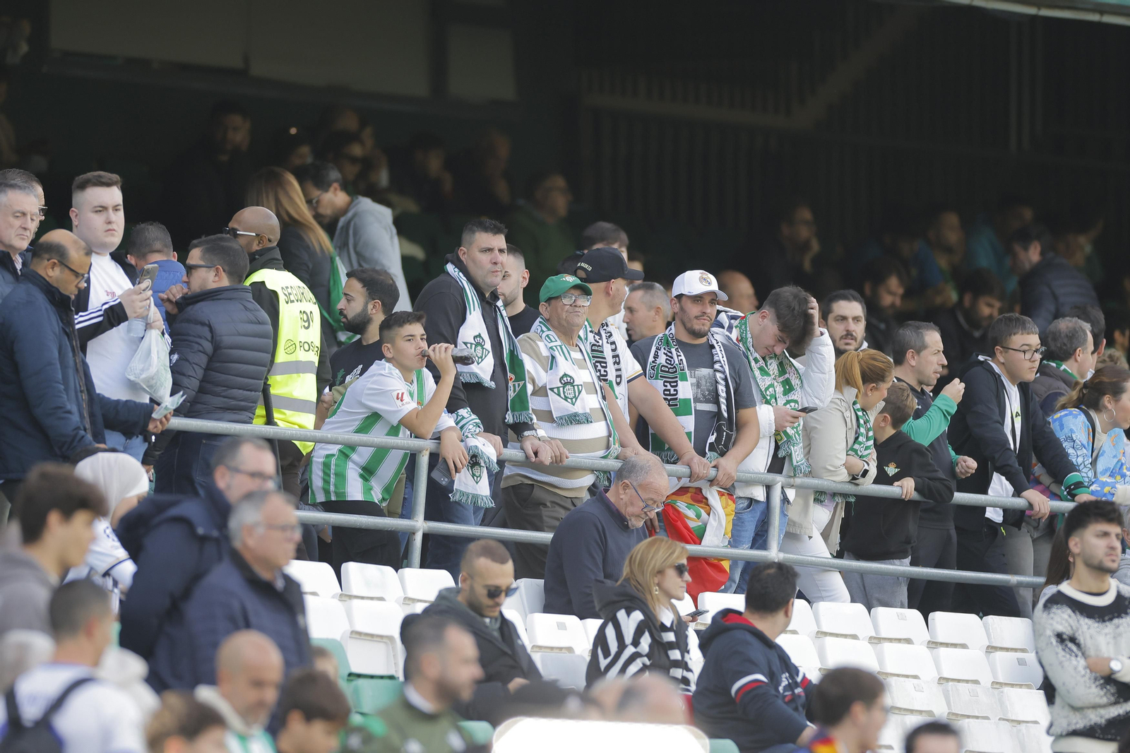 Búscate en las fotos del Betis-Real Madrid