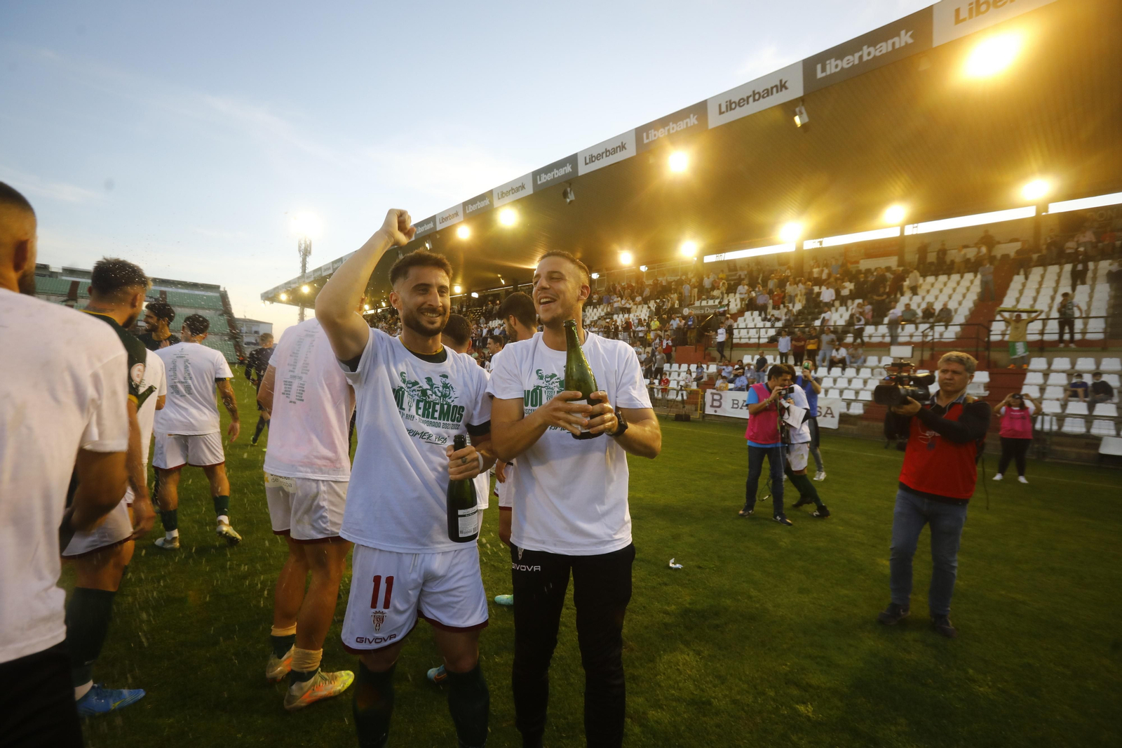 Las imágenes de la fiesta del ascenso del Córdoba CF en Mérida