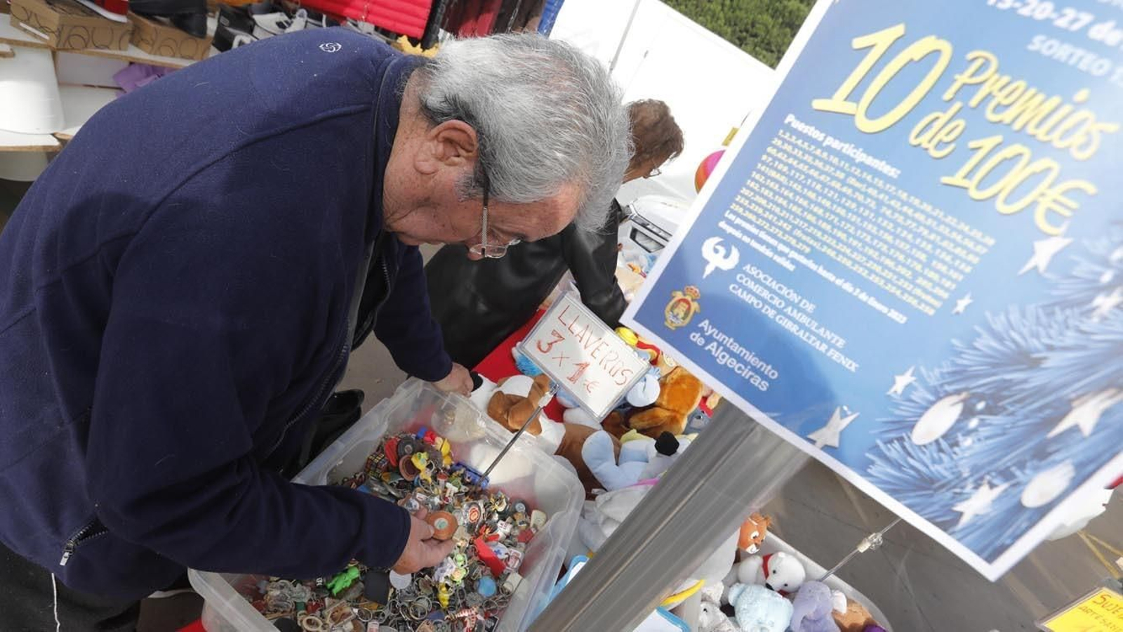 Las fotos de Reyes Magos 98, durante el mercadillo solidario para la recogida de juguetes