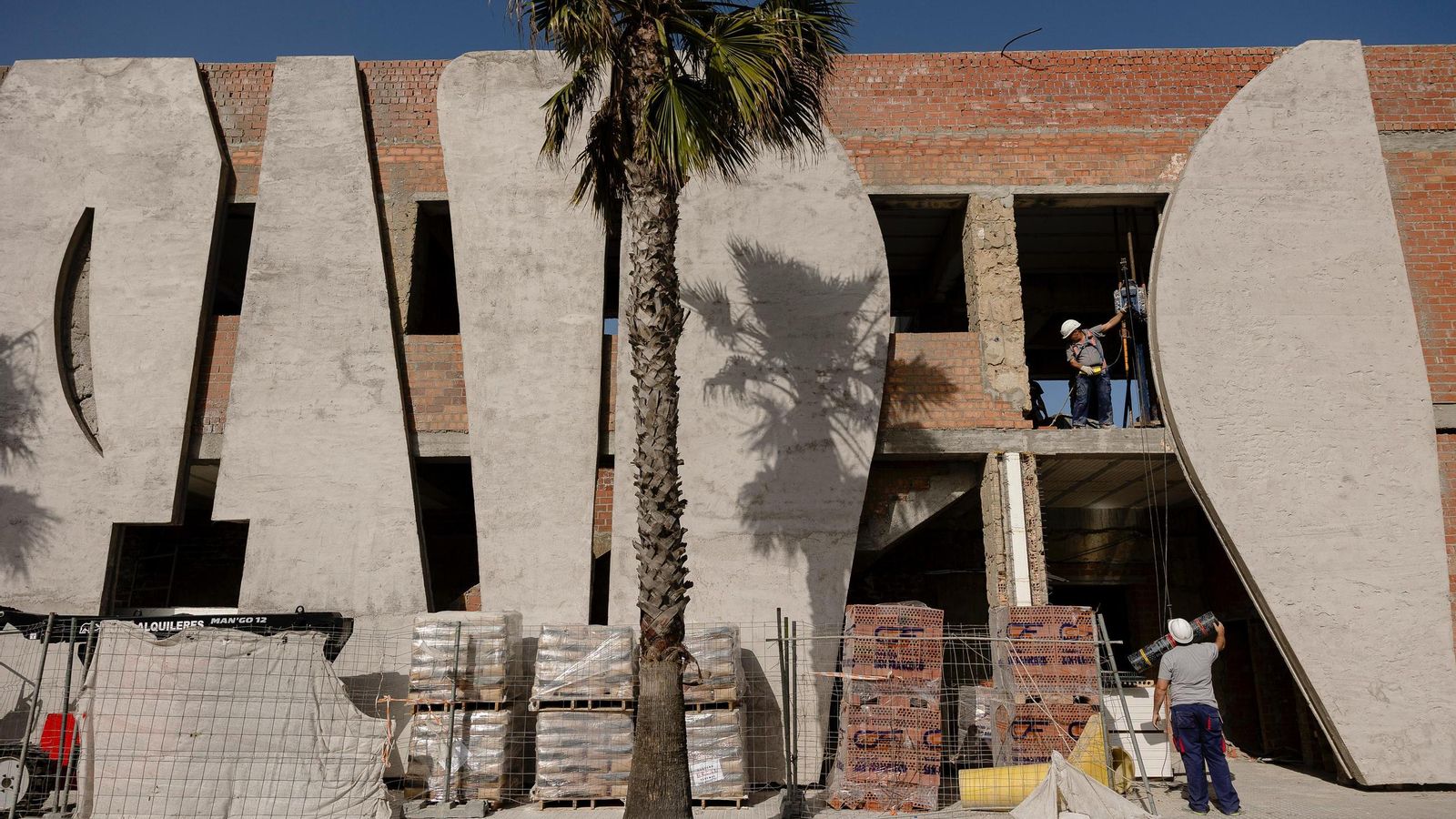 Fachada principal de Calachica en la Punta de San Felipe.