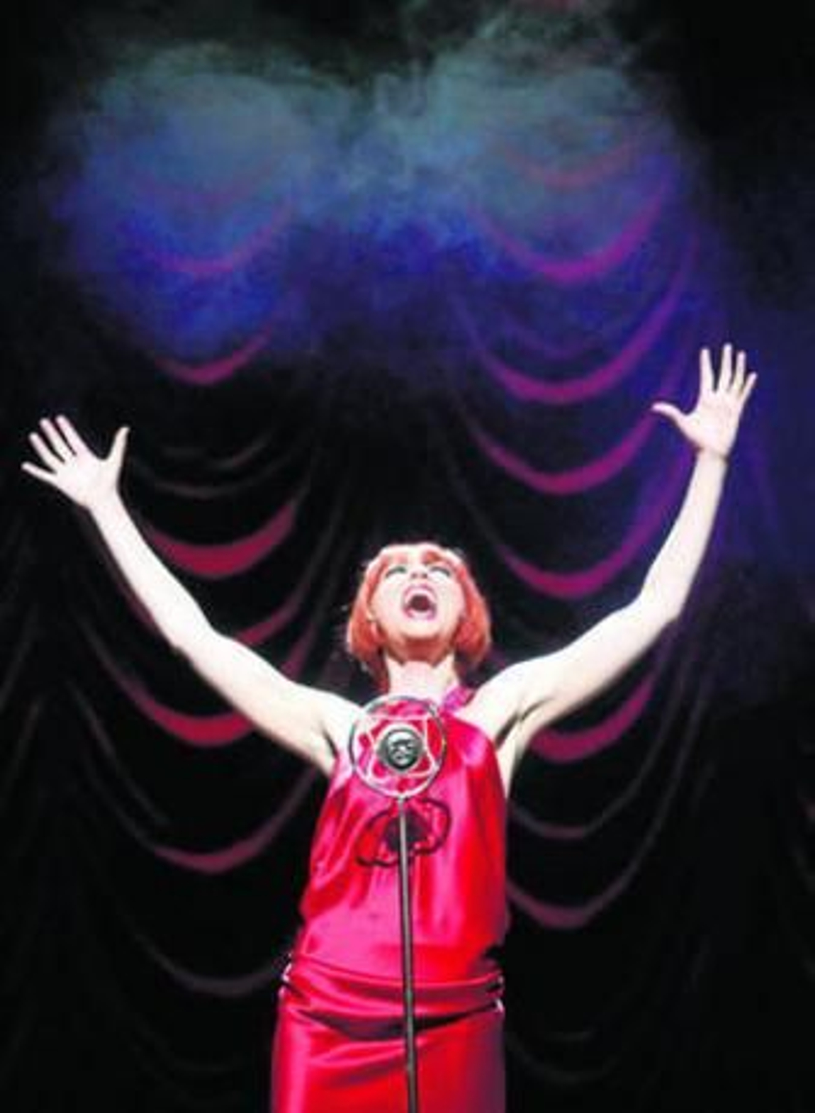 Cristina Castaño interpretando el número más célebre del musical, 'Cabaret'.