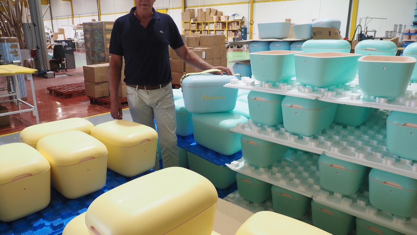 José Luis Fernández en el centro de producción de Polisur en Lepe