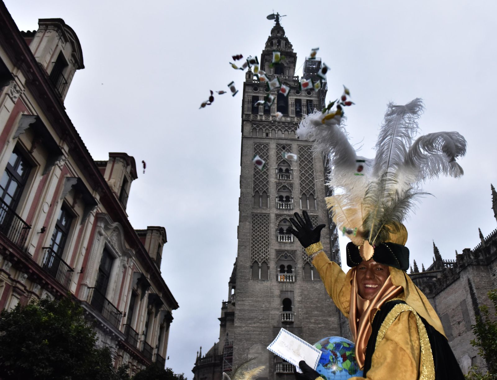 El Heraldo Real recorre las calles del centro