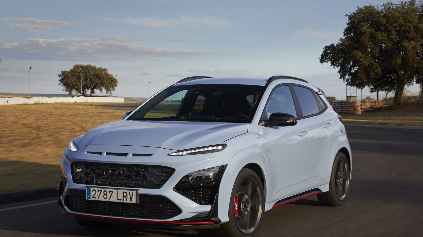 Entre los fabricantes generalistas no hay coches como este SUV deportivo, siempre de tracción delantera.