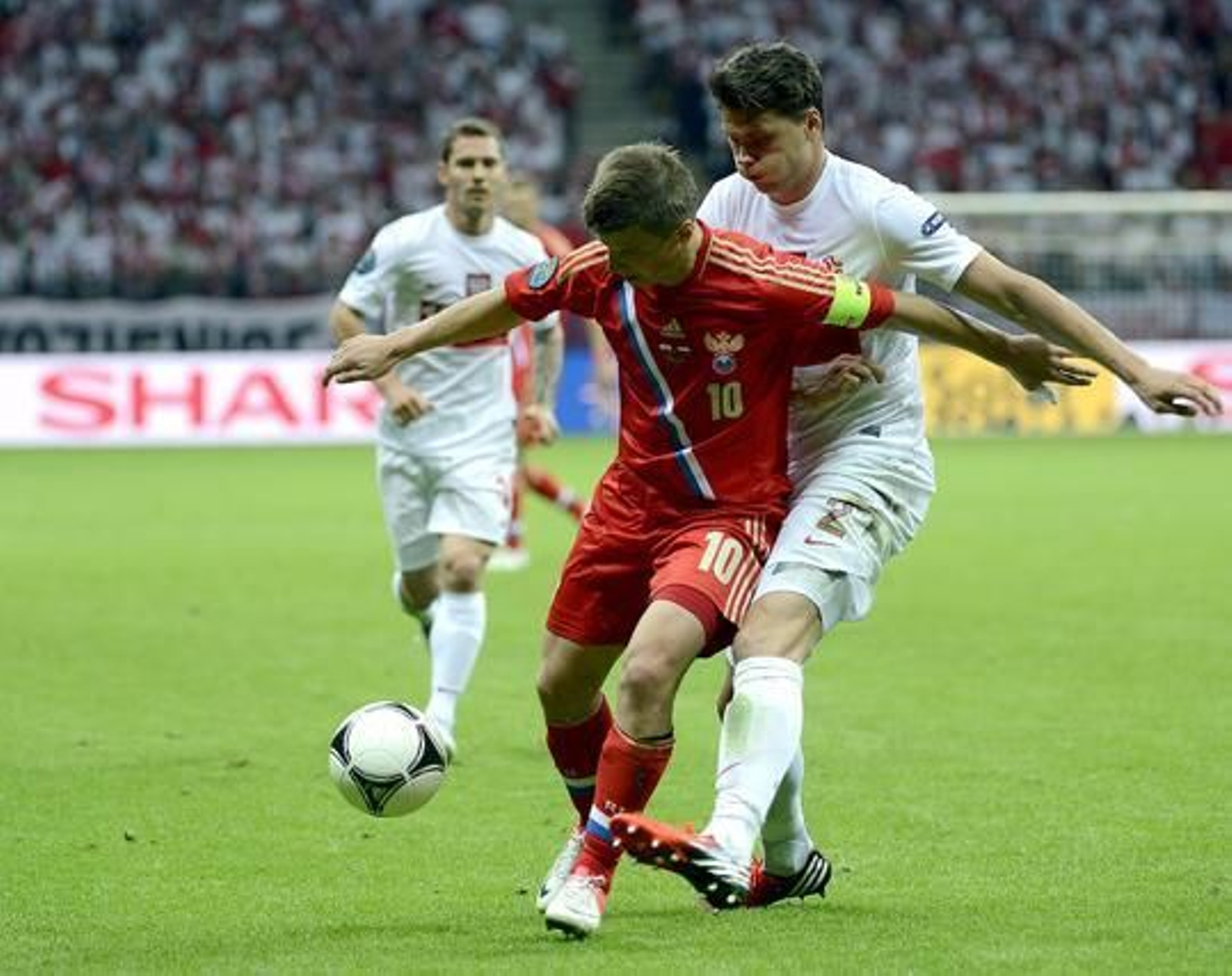 Polonia y Rusia empatan 1-1 en un partido loco en el que cualquiera pudo ganar.

Foto: EFE