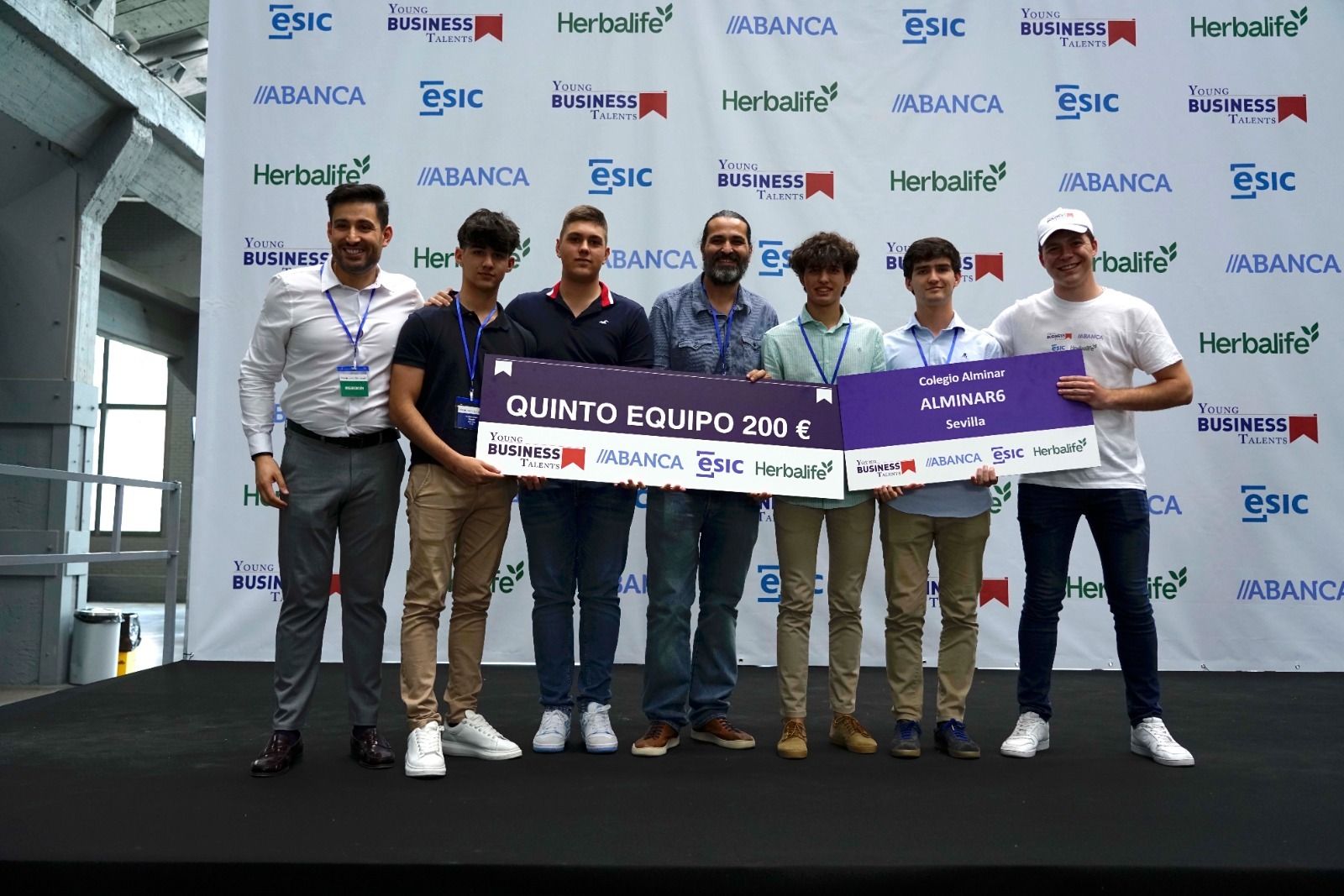 Los estudiantes de Sevilla clasificados en el quinto puesto como mejores empresarios virtuales de España