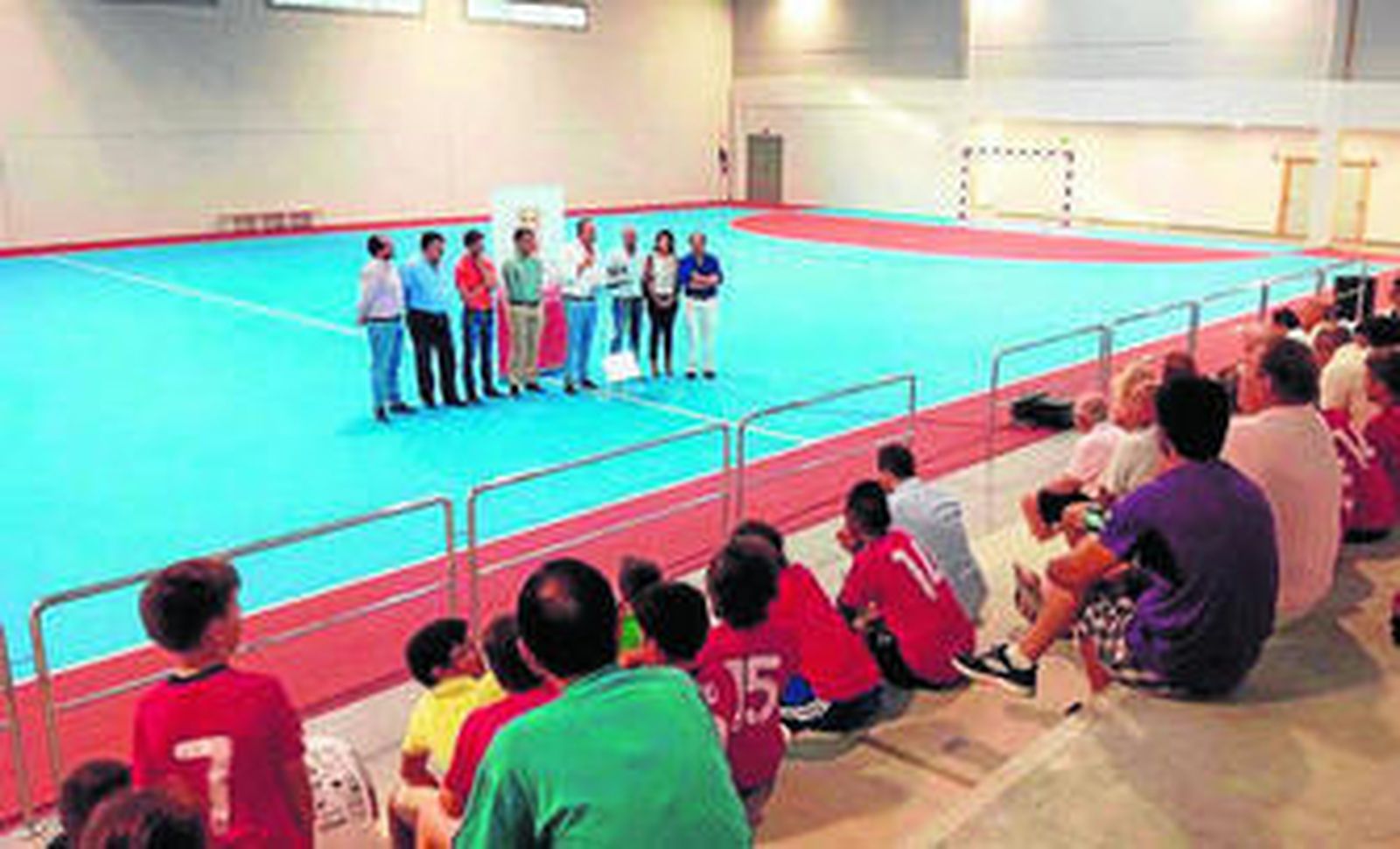 Un momento de la inauguración, ayer por la tarde.