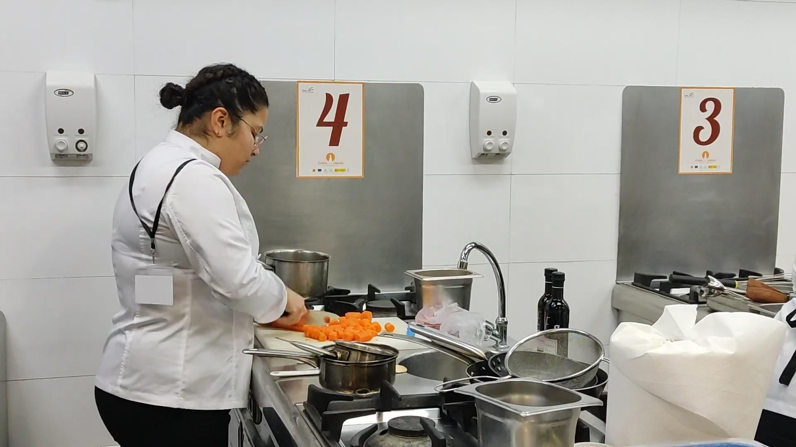 Josselin Nicole Espinoza Solórzano gana el concurso Cocina con Esencia Josselin Nicole Espinoza Solórzano gana el concurso Cocina con Esencia