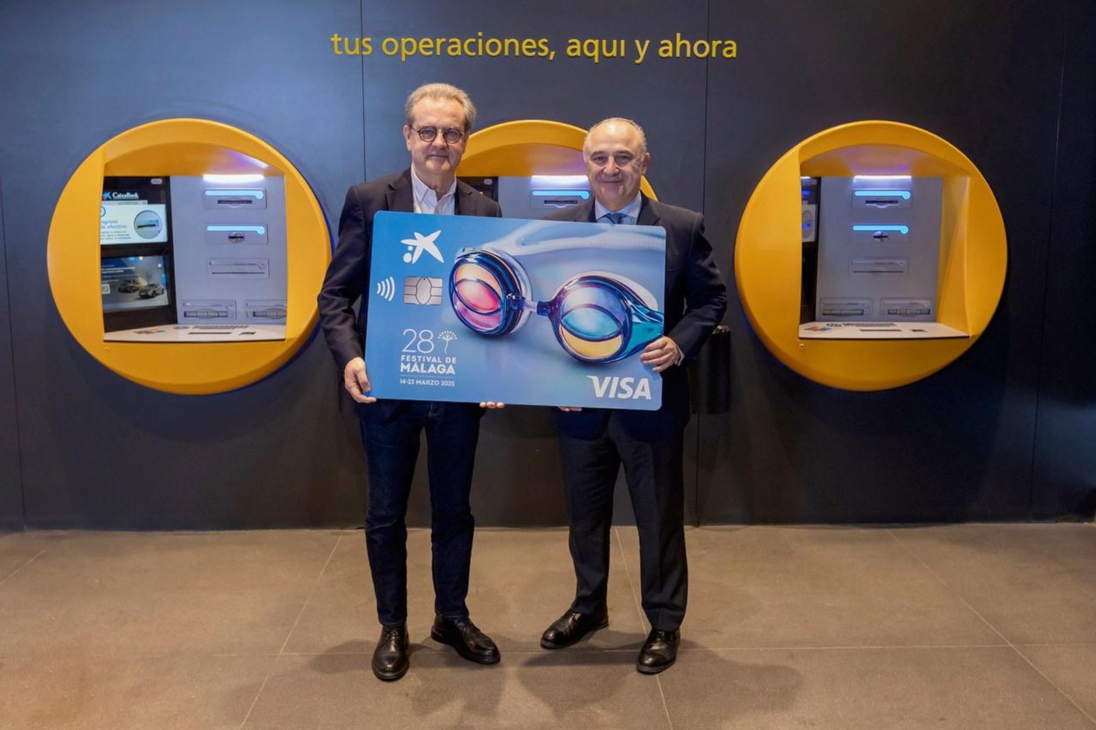Juan Ignacio Zafra y Juan Antonio Vigar presentando la colaboración entre Caixabank y el Festival de Málaga
