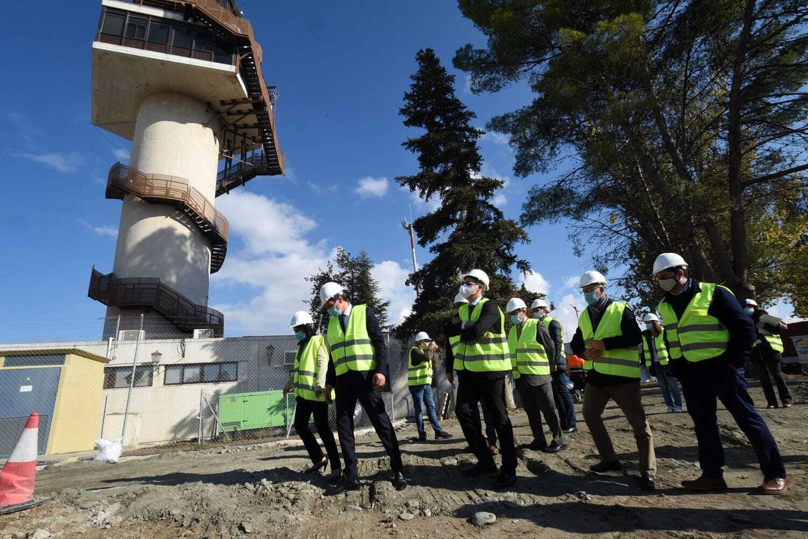 Visita del delegado del Gobierno y el presidente de la Diputación a las obras del aeropuerto
