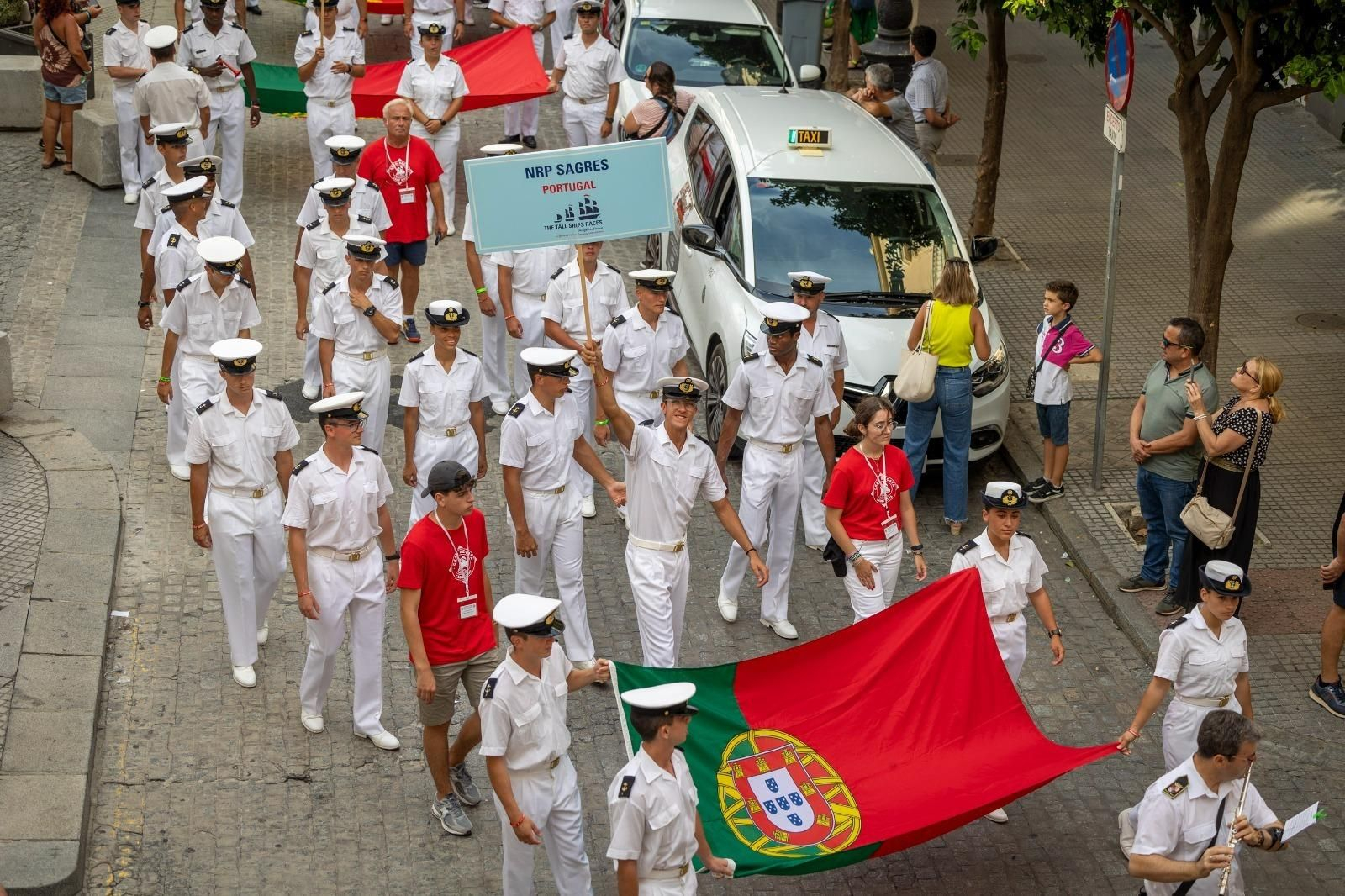 Las imágenes del desfile de tripulantes de la Gran Regata 2023 de Cádiz