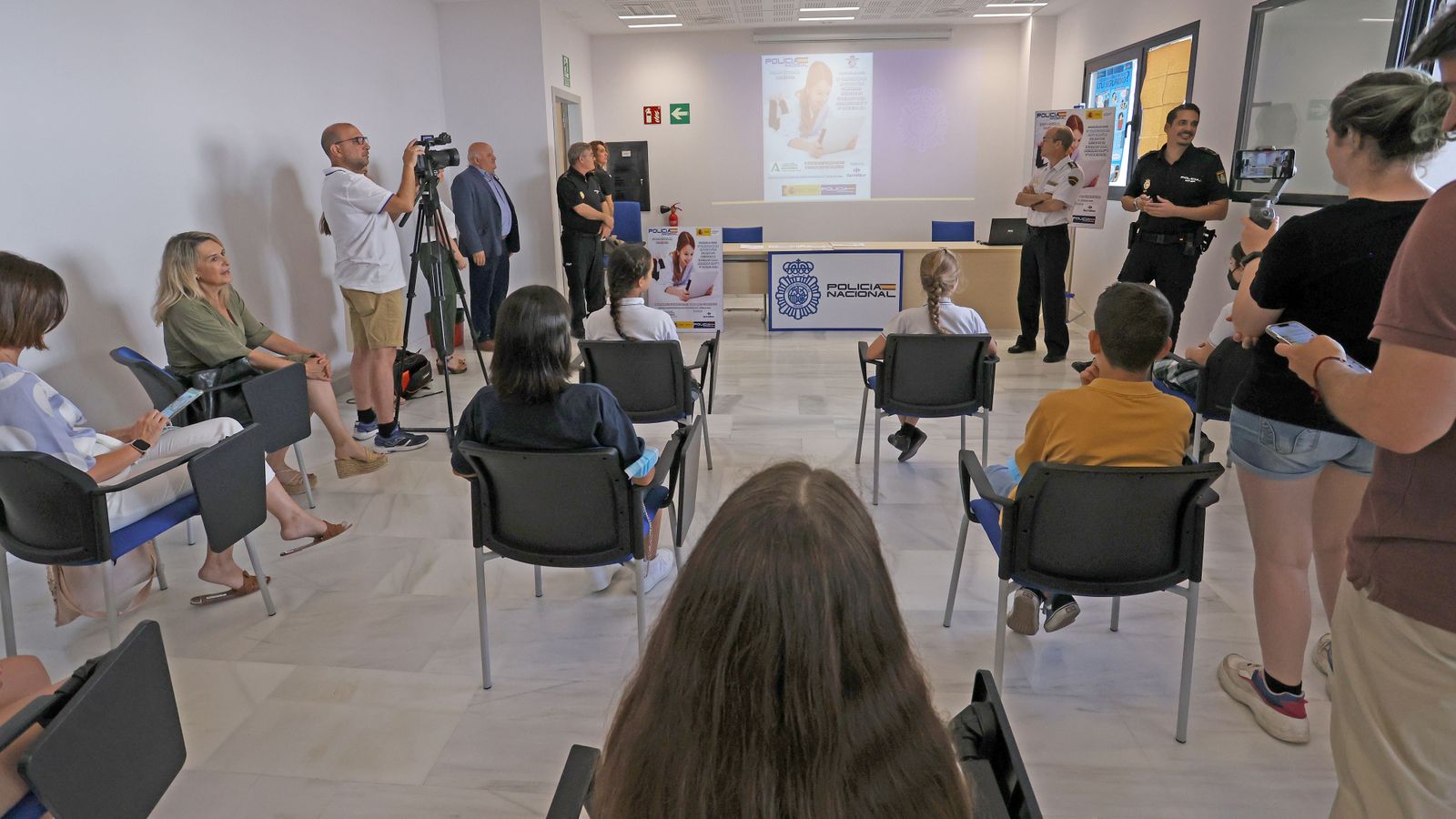 Premios del 2º concurso de infografías sobre los riesgos de internet para alumnos de 5º y 6º de primaria