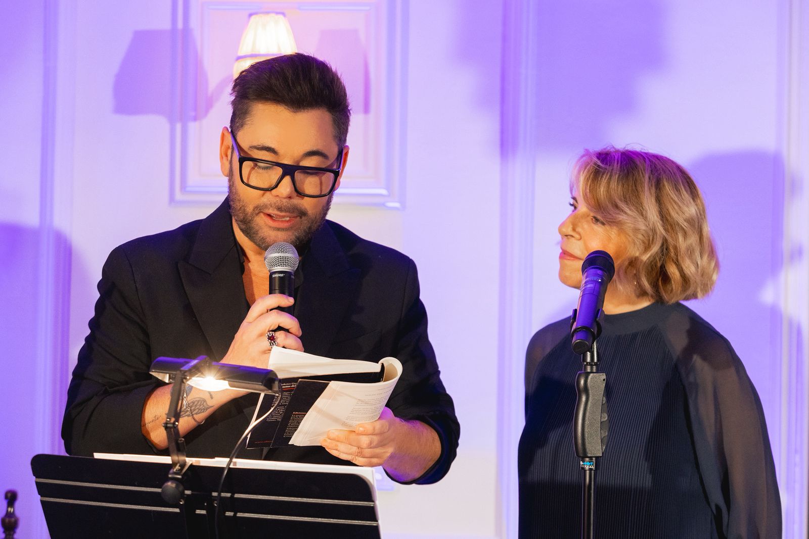 Miguel Poveda junto a Soledad Giménez.