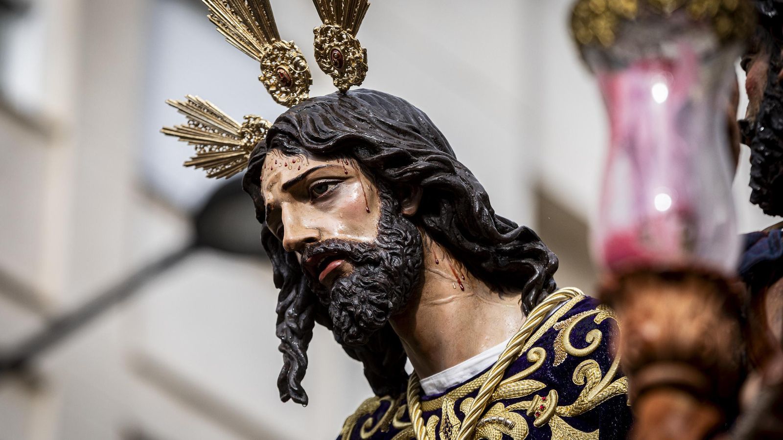 En imágenes,  El Prendimiento de San Fernando tuvo que volverse a su templo entre lágrimas y lluvia
