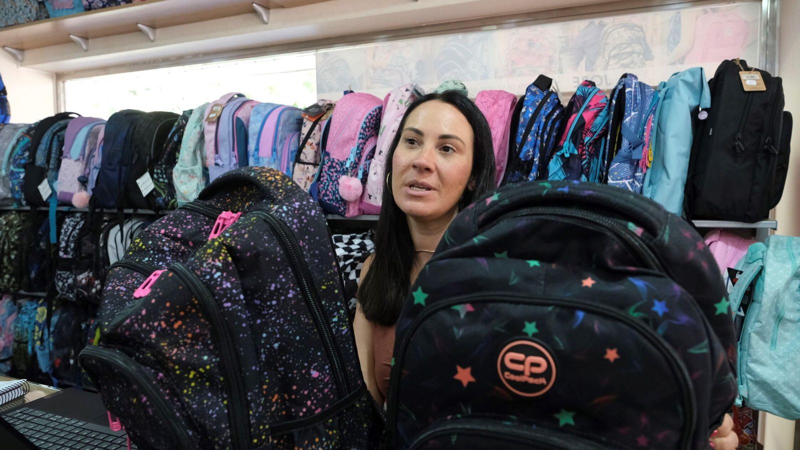 Un gran surtido de mochilas, regalo con cada cheque libro en Jobe.