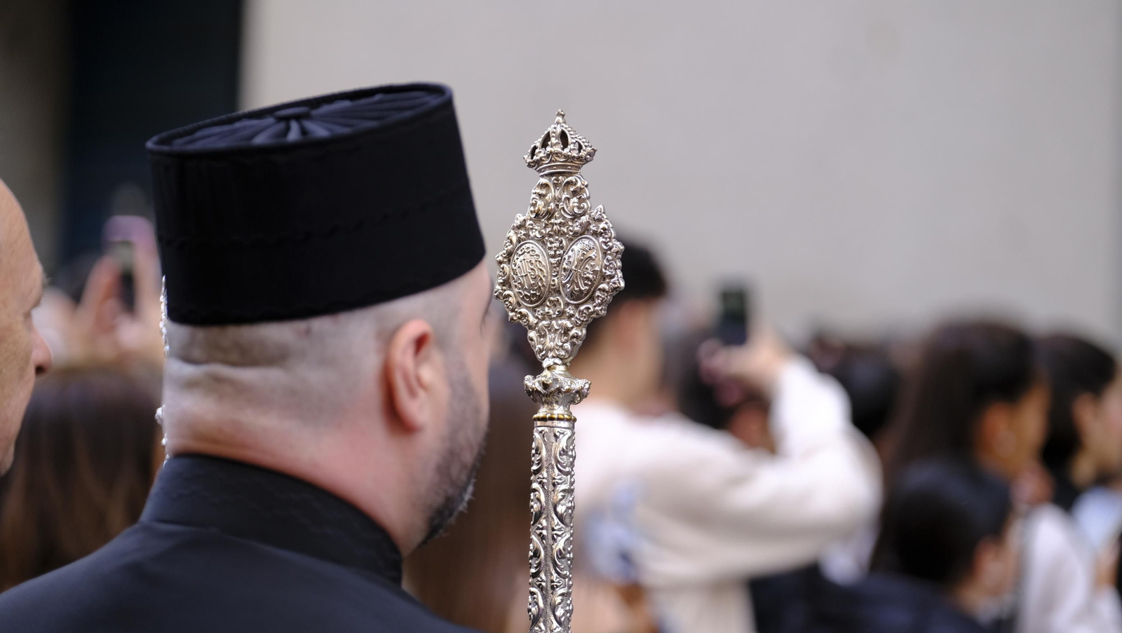 Pasión vuelve a su Iglesia de Santa Teresa azotada por la lluvia