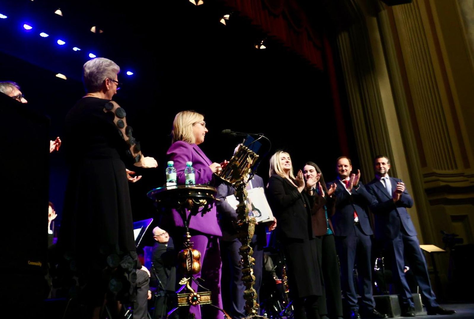Entrega de las Tapas del Pregón de la Semana Santa de Granada 2025