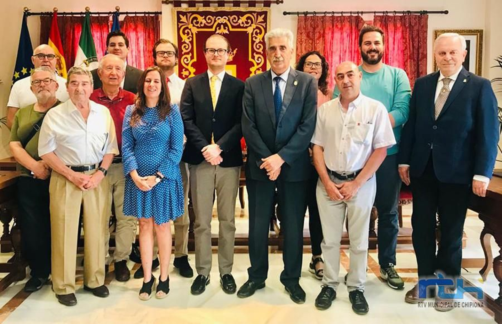 La recepción al noveno conde de Regla, Jaime Rincón-Gallardo, en el Ayuntamiento de Chipiona.