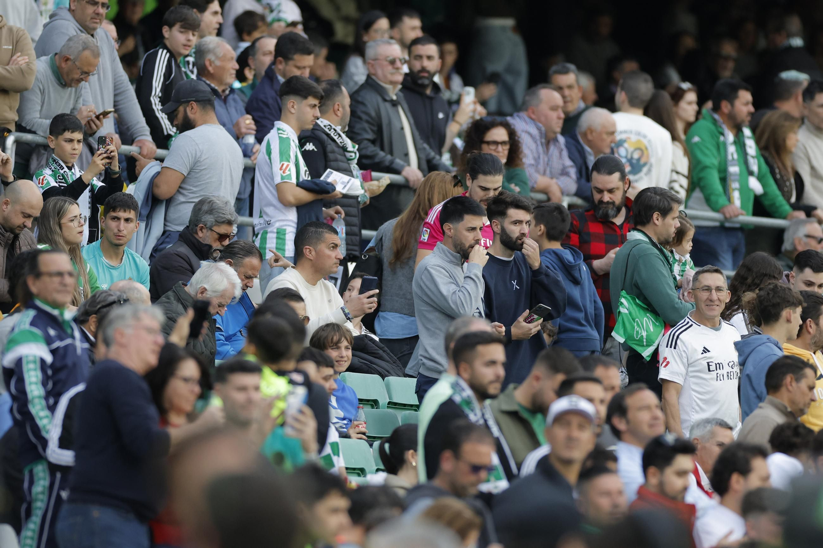 Búscate en las fotos del Betis - Real Madrid