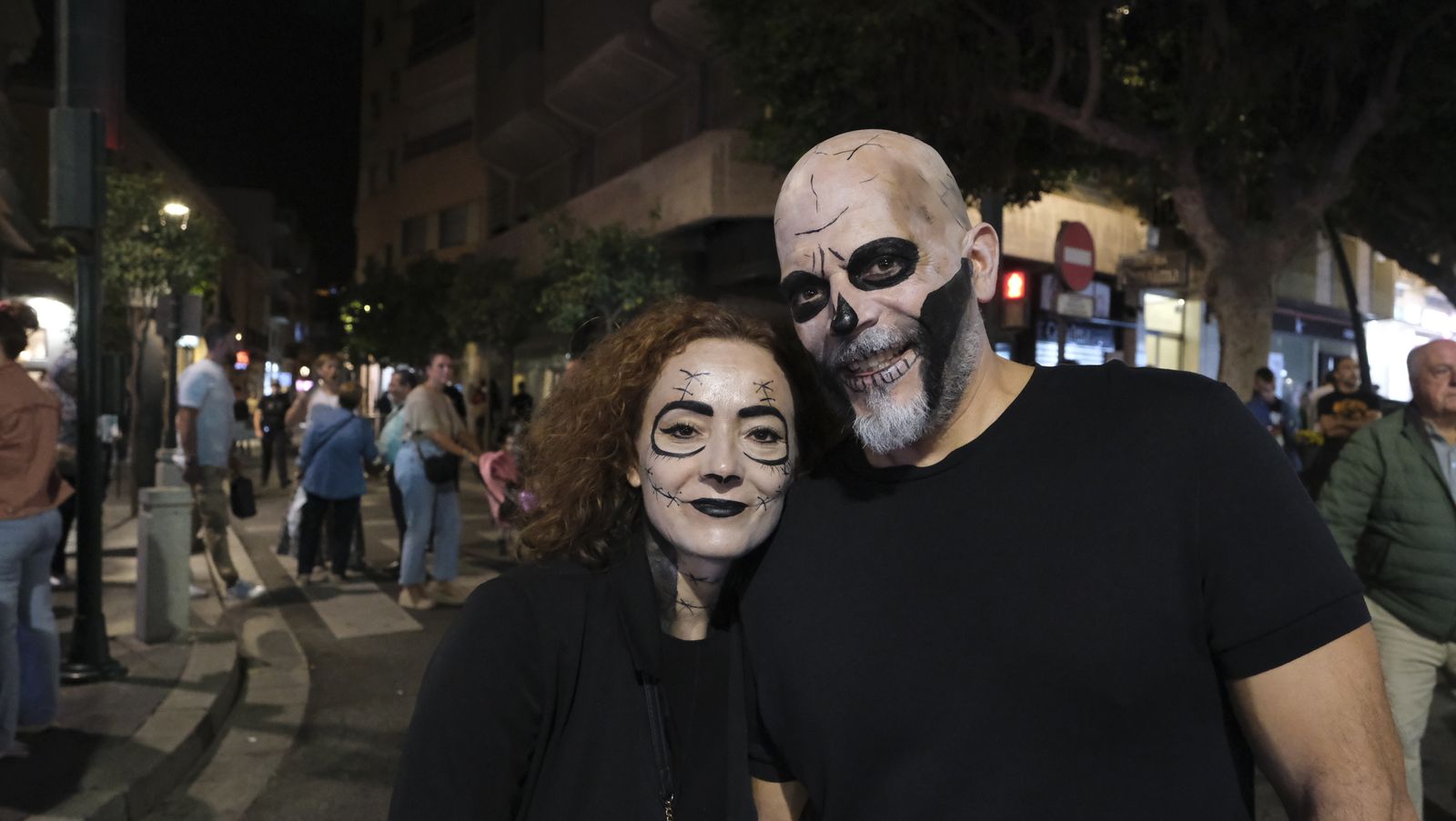 Las imágenes de la Noche en Negro en Almería, Halloween.