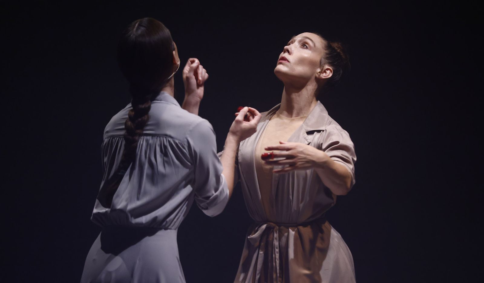 Florencia Oz e Isidora O'Ryan "Antípodas" Bienal de Sevilla, en imágenes