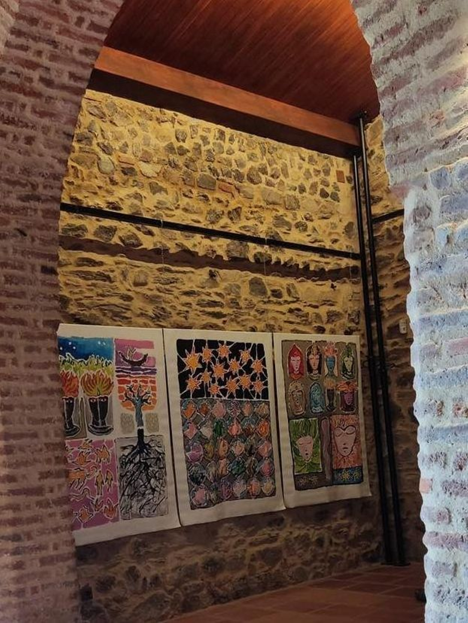 Obras expuestas en la exposición de La Nava.