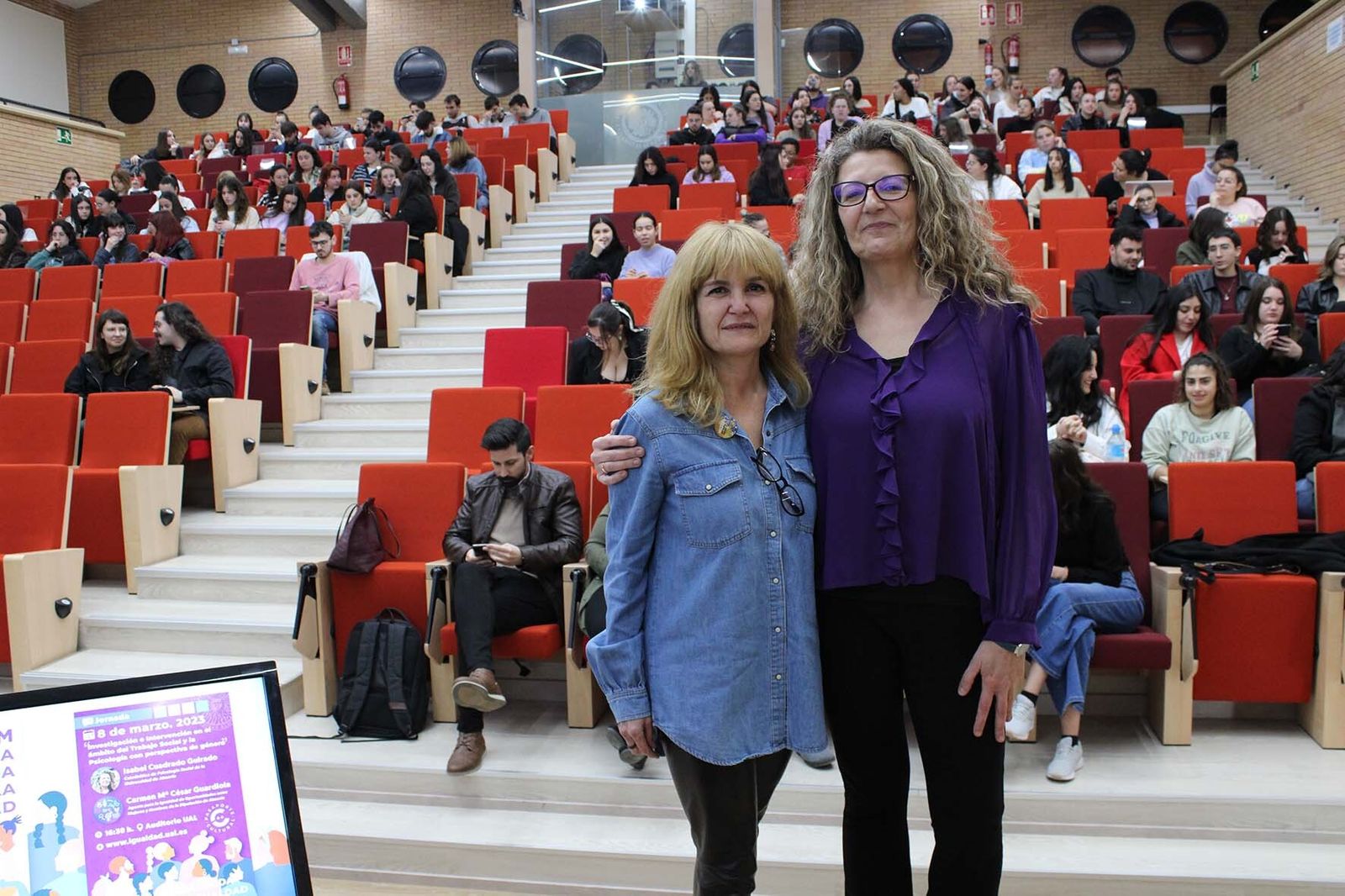 Conferencia de Isabel Cuadrado y Carmen María César.