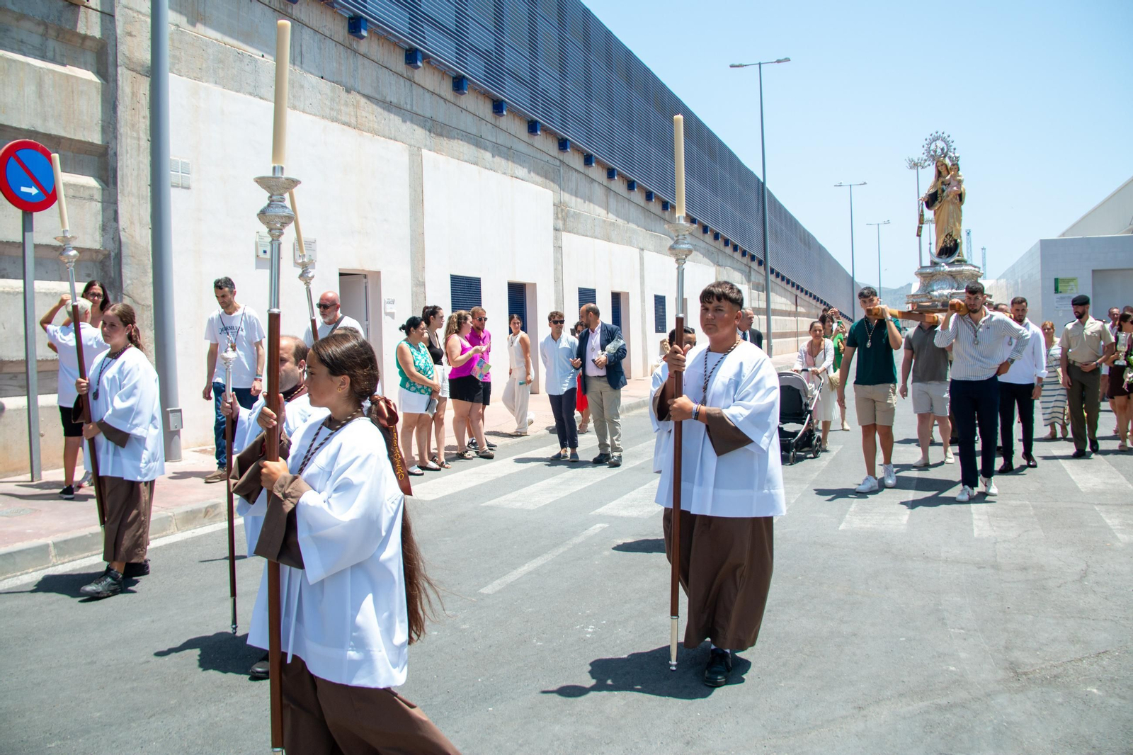 La Lonja de Motril acoge la tradicional misa en honor a la Virgen del Carmen