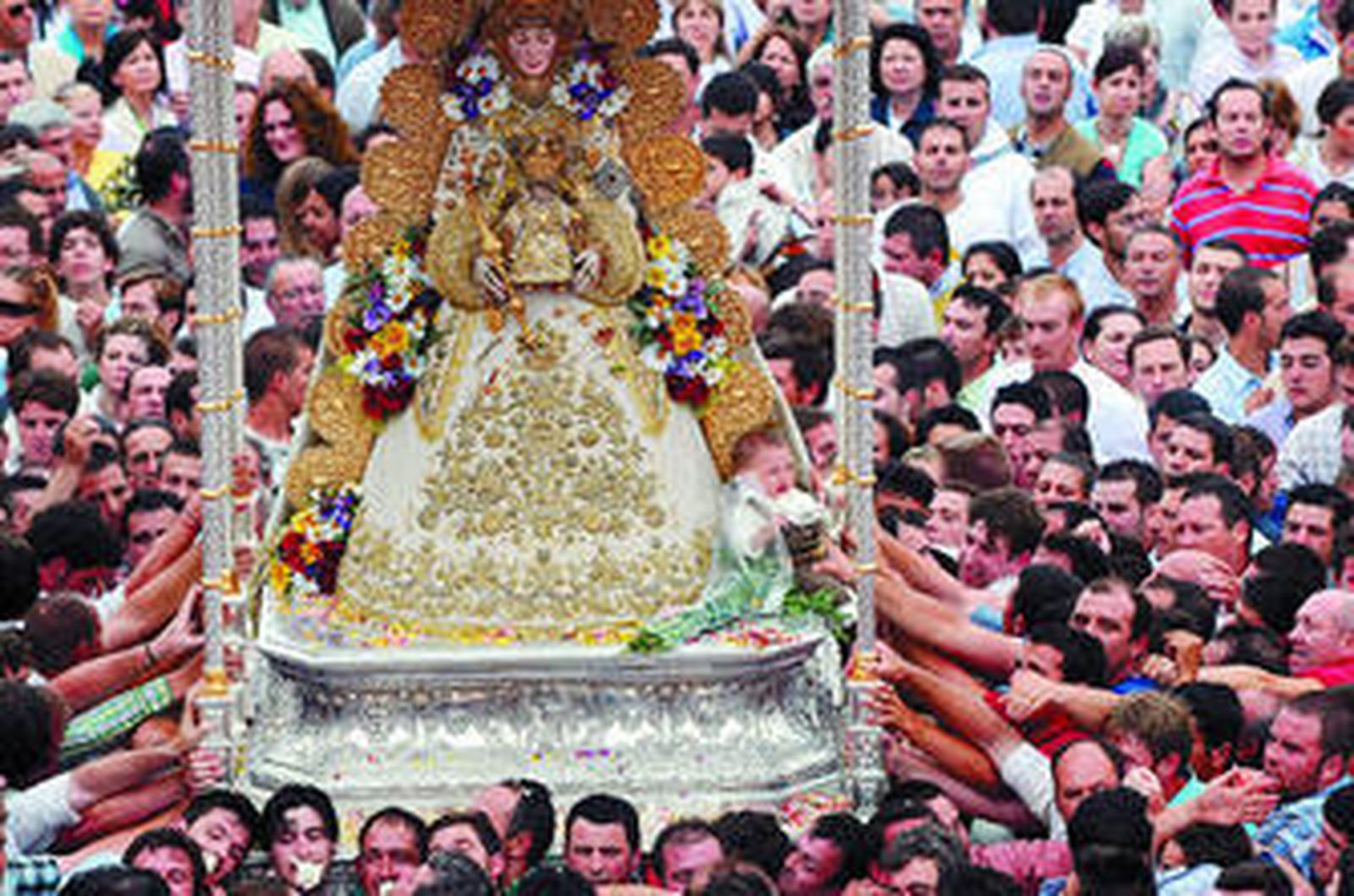 La Virgen del Rocío regresó a su ermita
