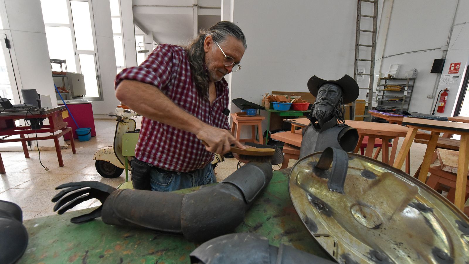 Las fotos de la restauración del Quijote de la Escuela de Arte de Algeciras