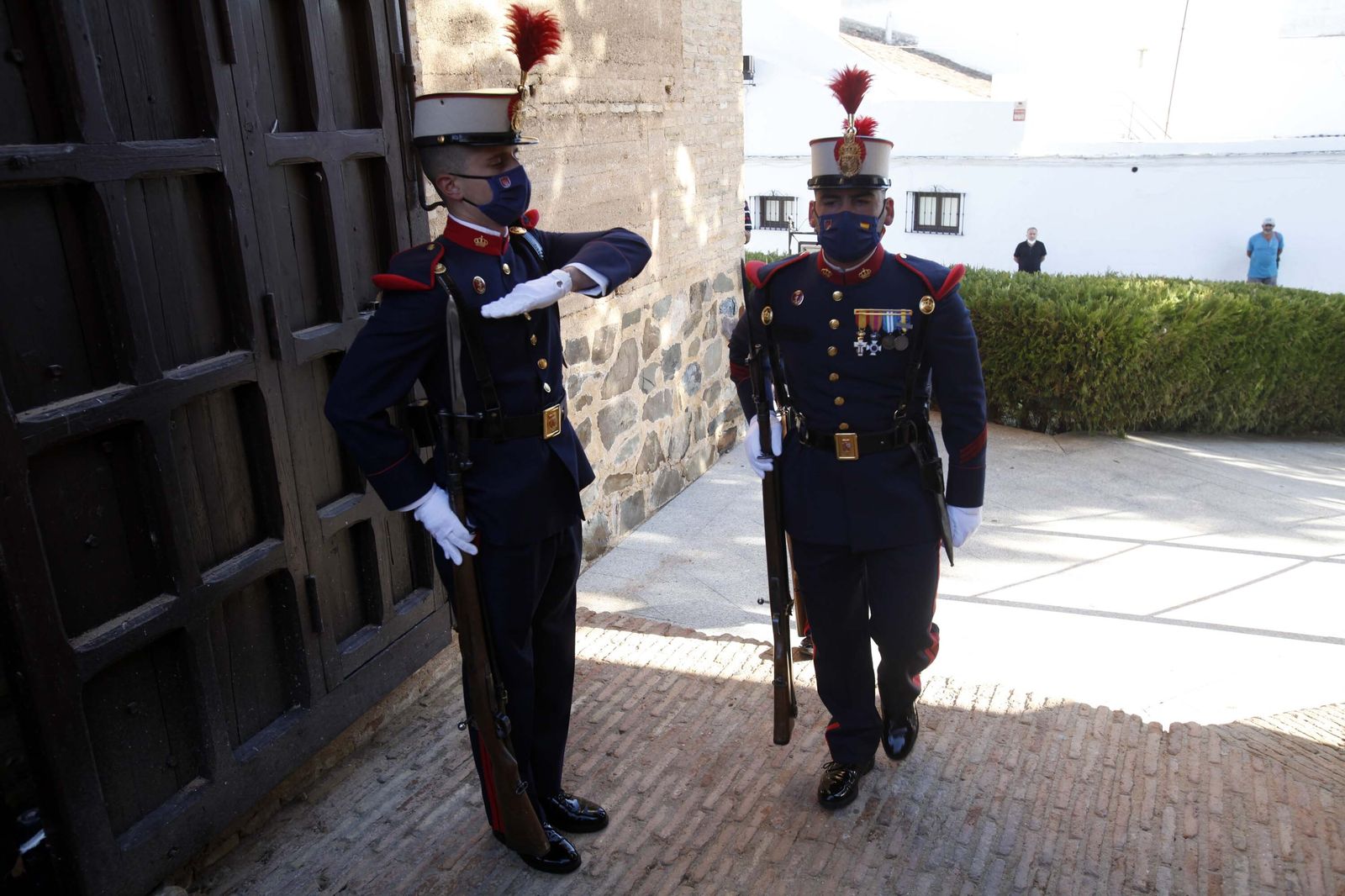 La Guardia Real se despliega por lugares emblemáticos de la provincia de Huelva.