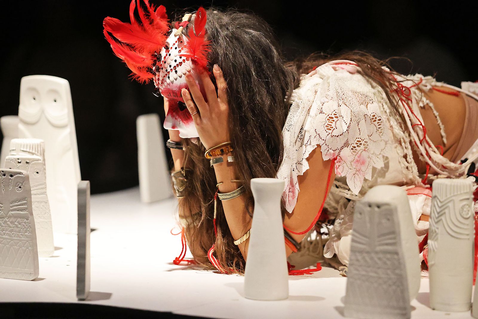 Imágenes de la clausura de la exposición 'Ídolos. Miradas milenarias desde el extremo suroccidental de Europa'