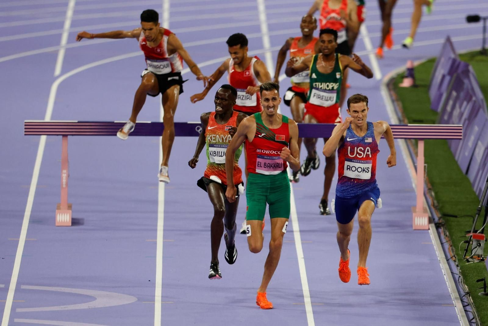 El Bakkali, en la carrera de París 2024 en la que hizo historia en los 3.000 obstáculos.