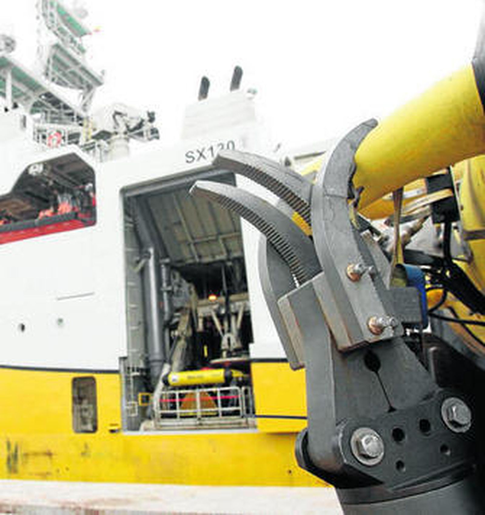Un servicio especializado prestado recientemente en el muelle de Isla Verde Exterior.