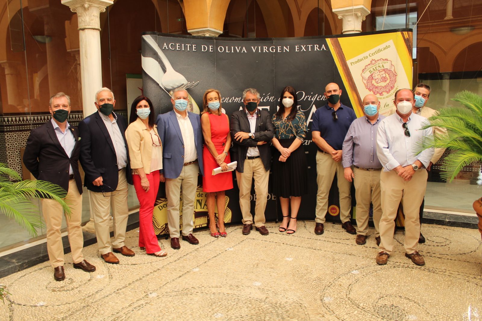 Reunión para el fallo de los premios de la DO de Baena.