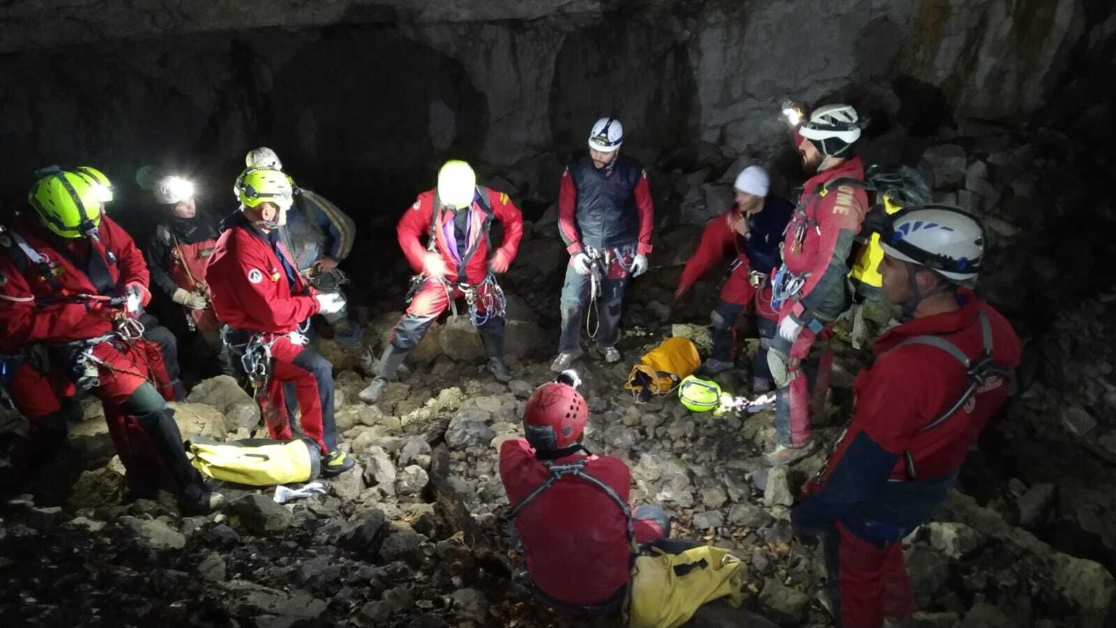 Uno de los ejercicios realizados en la cavidad.