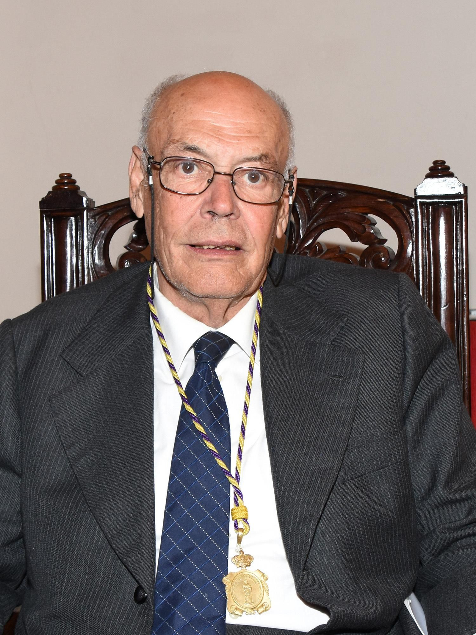 Gómez de Terreros ingresó como Académico Correspondiente (AC) en 1968 y como Académico de Número el 2008.