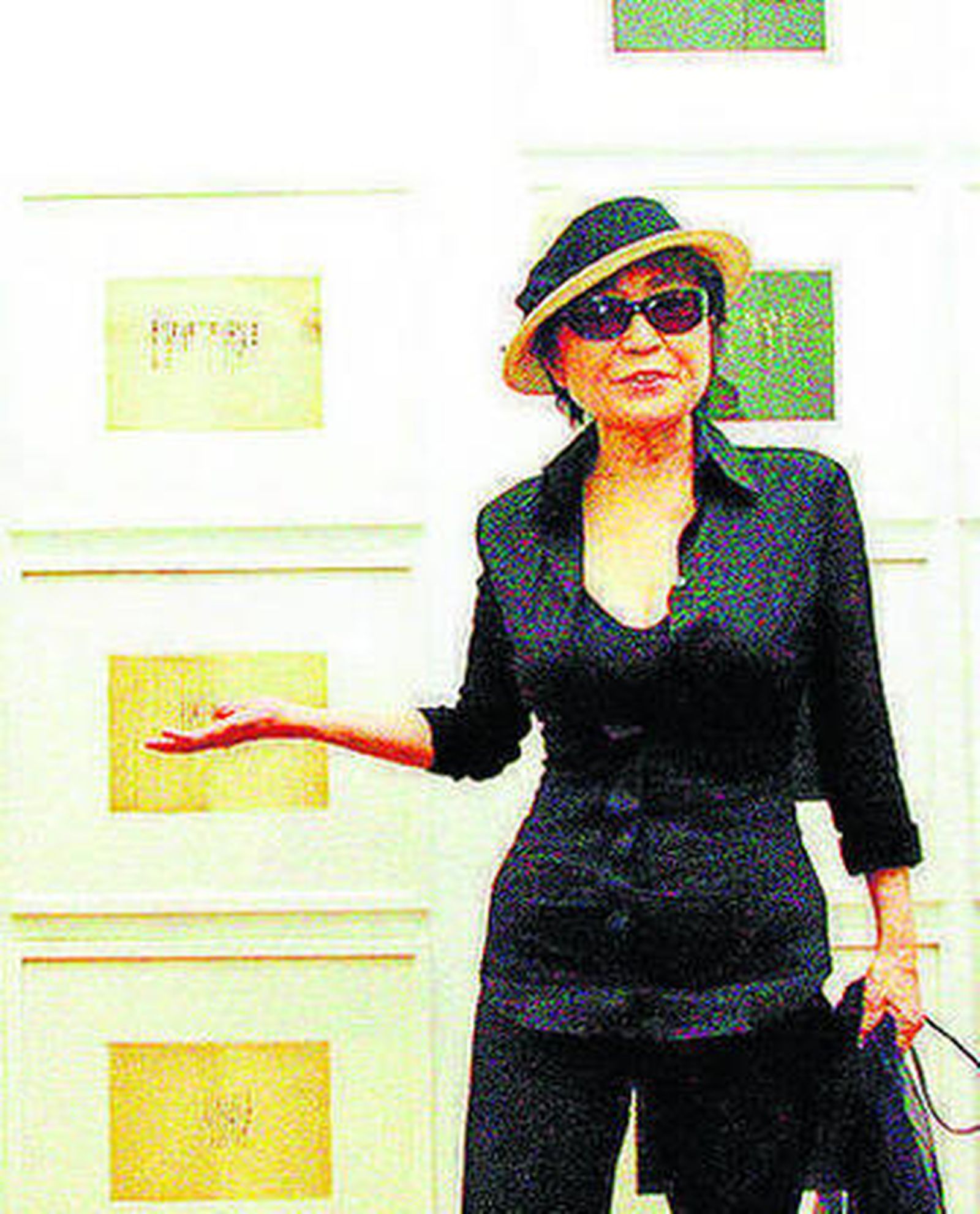 Yoko Ono (Tokyo, 1933).