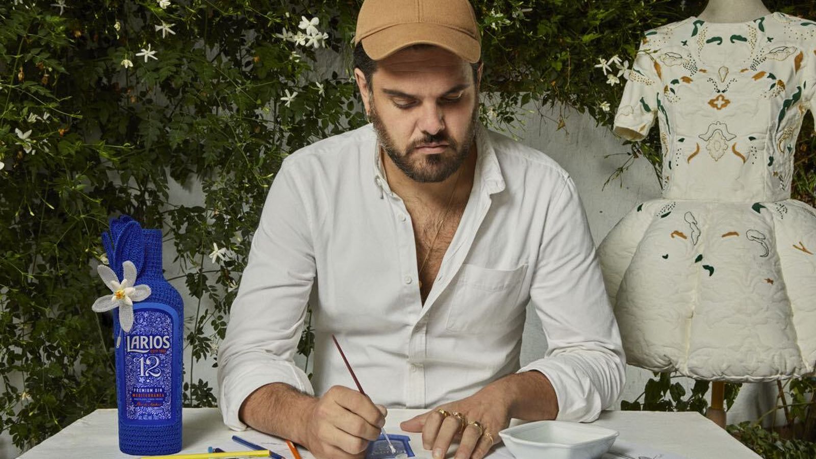 Leandro Cano en el diseño de la botella de Larios 12