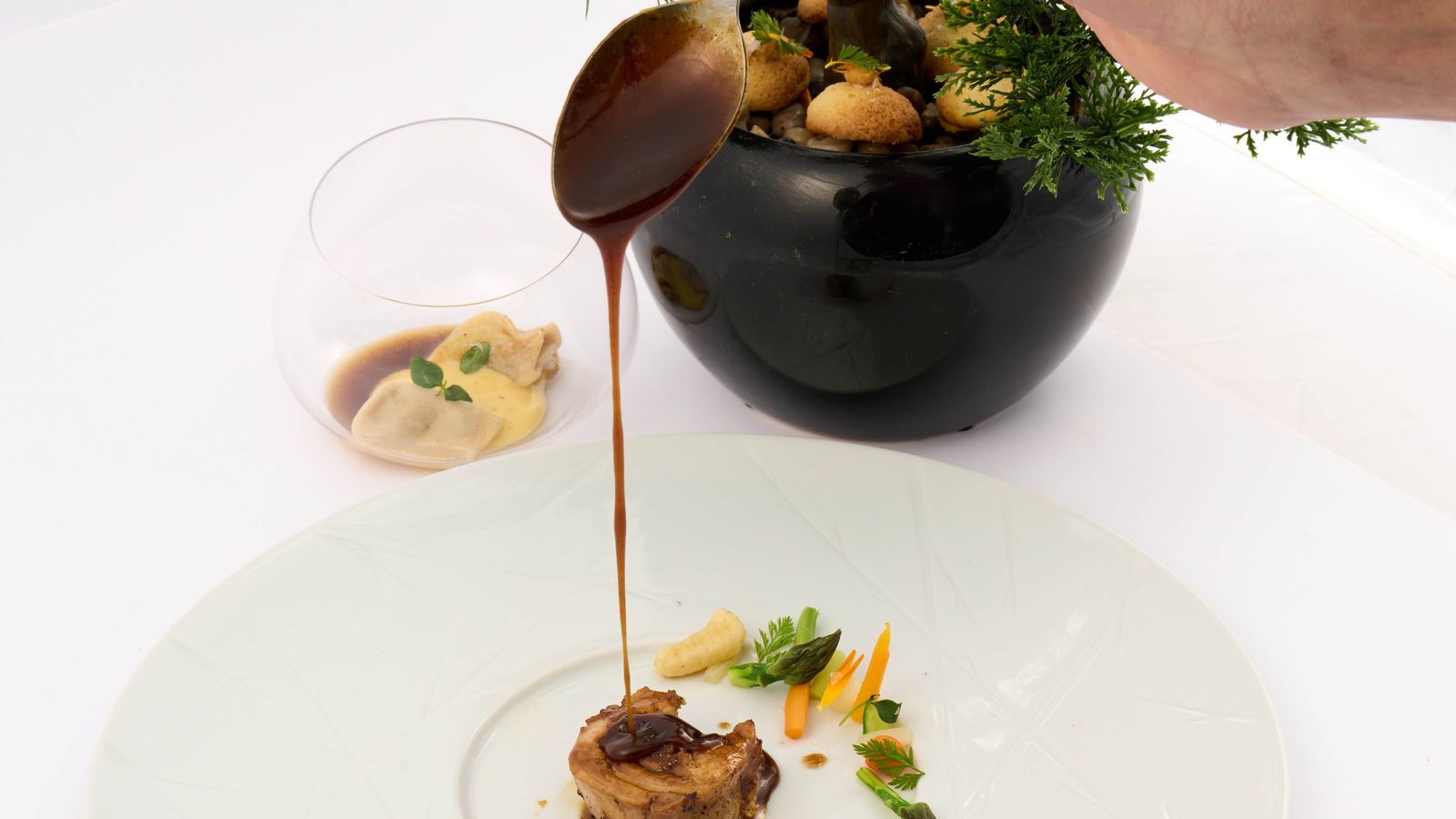 Plato ganador del año pasado: Râble de conejo relleno, del aragonés Ariel Adonay