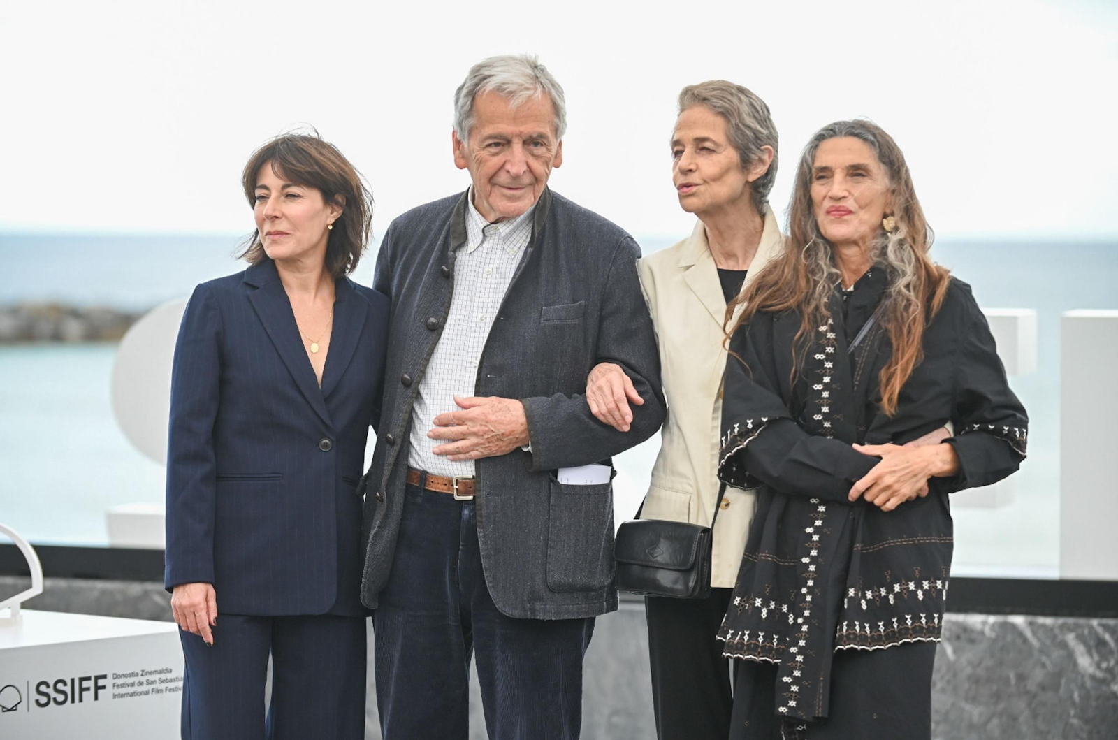 Costa-Gavras, con las actrices Marilyne Canto, Charlotte Rampling y Ángela Molina.