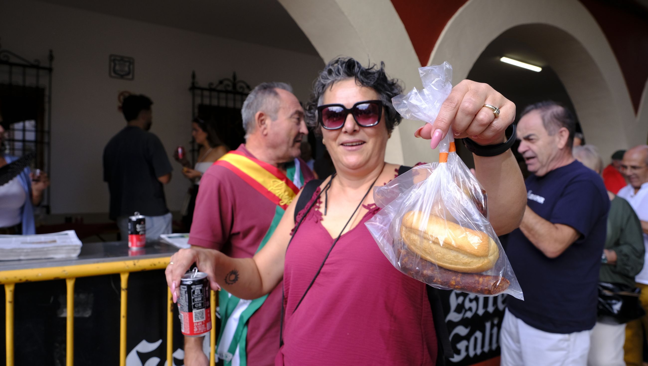 Viator se vuelca con su gran fiesta gastronómica: la longaniza vuelve a conquistar el municipio