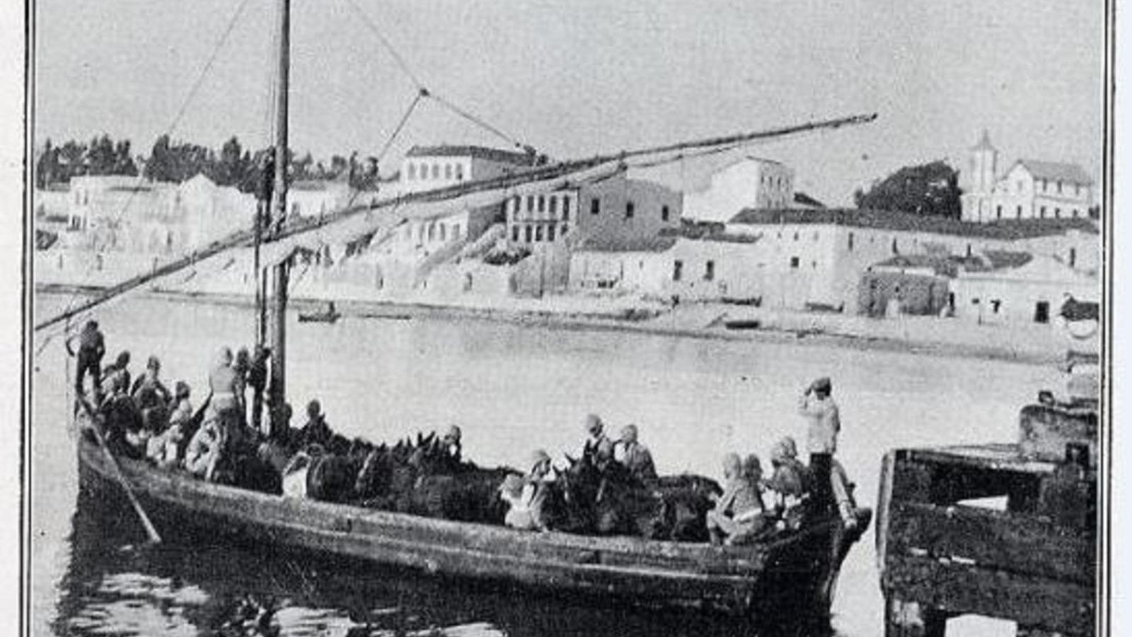 Embarque de soldados en el muelle algecireño.